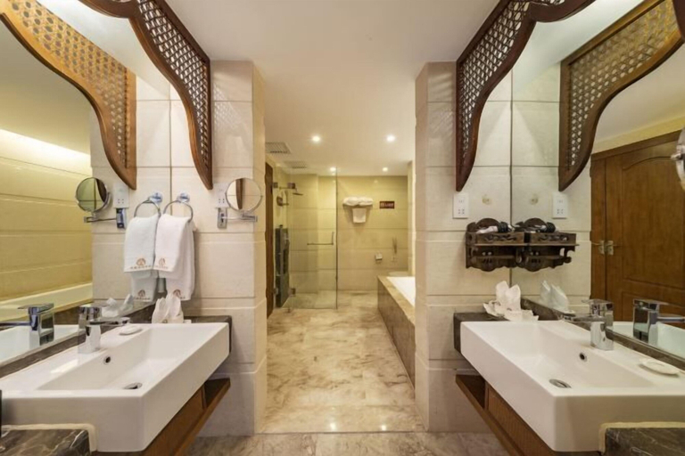 Bathroom 4, State lnvestment Exhibition Hotel, Xishuangbanna Dai