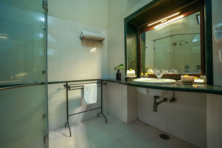 Bathroom 4, Diggi Palace Jaipur - A City Center Hidden Heritage Gem, Jaipur