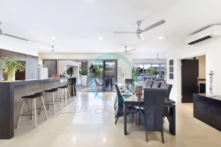 Food & Drinks 5, Luxury Marina Mansion Pool Gym Bbq-office, Darwin