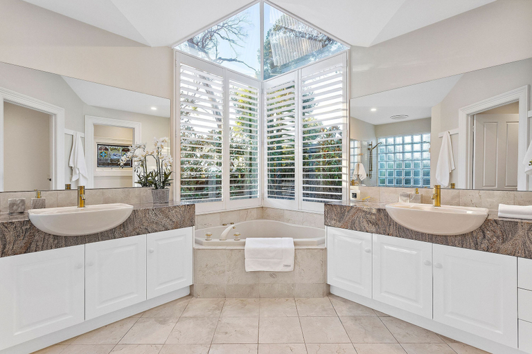 Bathroom 4, Tranquil Estate With Pool Heated Spa Gardens, Melbourne