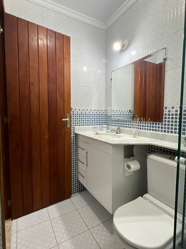 Bathroom 3, Casa das Tartarugas, Angra dos Reis