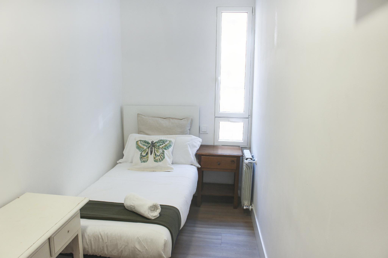 Bedroom 3, Pensión Estrella, Madrid