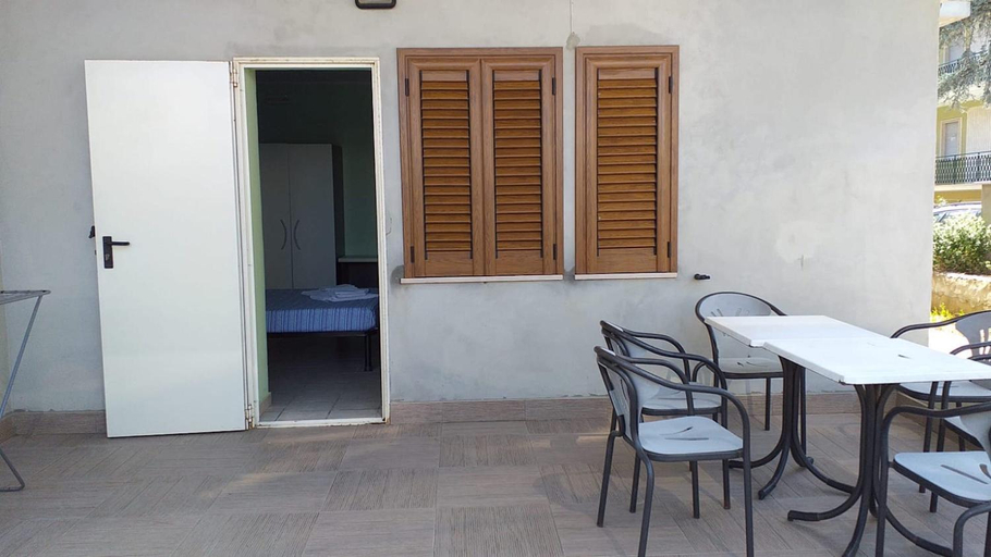 Others 4, Quadruple room just steps from the sea - Ideal for a relaxing vacation, Teramo
