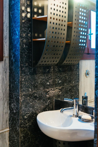 Bathroom 4, Agios Nikolaos Beach Villas, Crete