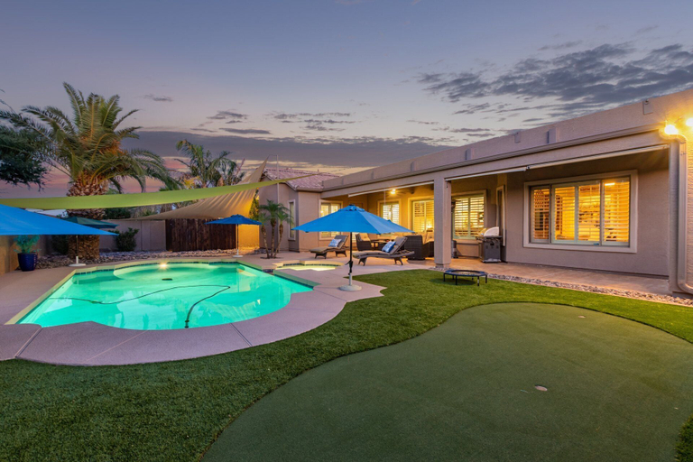 Sport & Beauty 5, Runaway Bay Chandler, Maricopa