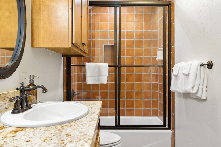 Bathroom 3, Private Ranch - Pool, Ping Pong, Yoga, Weddings, Games, Kendall