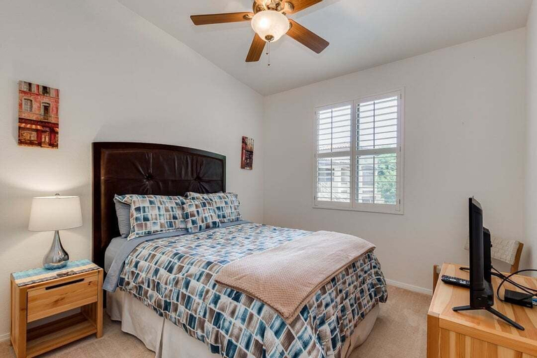 Southern #2055 Mesa, Maricopa