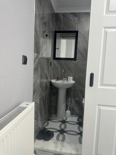 Bathroom 5, Kalmuk Suite Hotel, Merkez