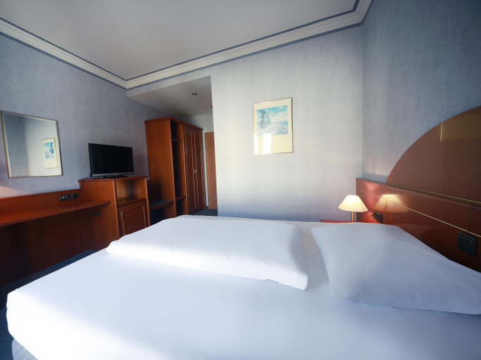 Bedroom 3, B&B HOTEL Gotha-HBF, Gotha
