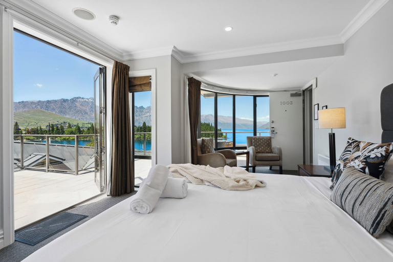 Bedroom 2, 3-BEDROOM PENTHOUSE APARTMENT - THE BEACON, Queenstown-Lakes