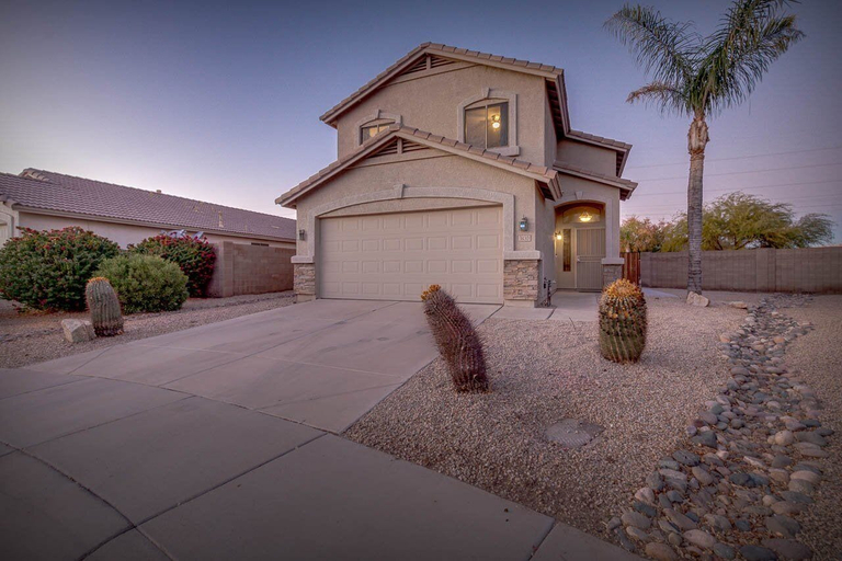 Exterior & Views 2, Escuda Phoenix, Maricopa