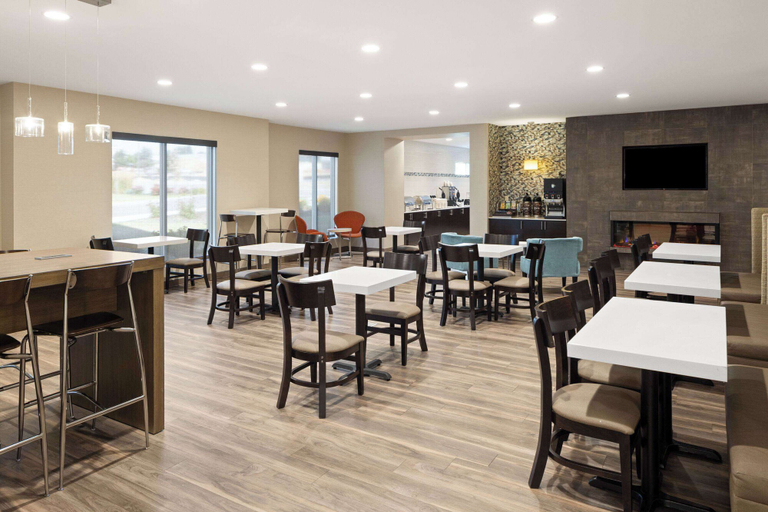 Food & Drinks 5, La Quinta Inn & Suites by Wyndham Wenatchee, Chelan