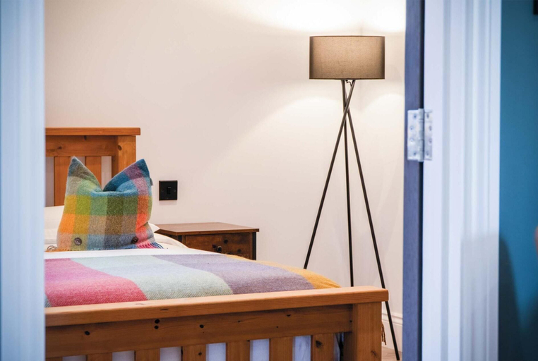 Bedroom 2, The Shed - 1 Bedroom - Cosheston, Pembrokeshire