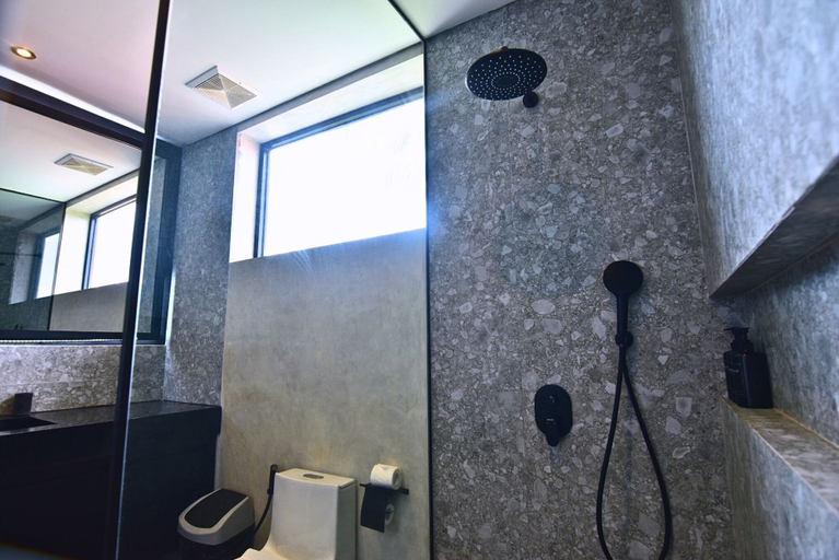 Bathroom 5, Onyx Beach Hotel, Badung