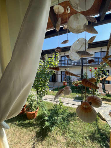 Others 5, CASA SMARALD, Costinesti