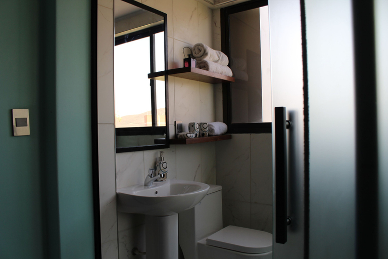 Bathroom 3, Kunan Hotel, Cercado