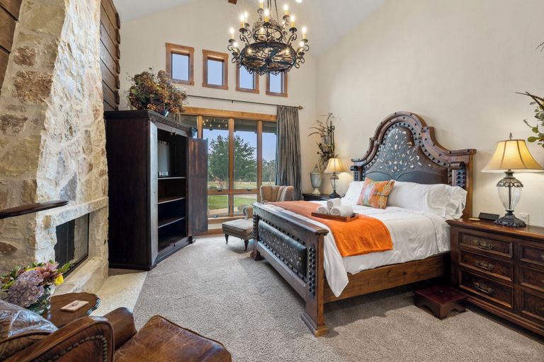 Bedroom 2, Private Ranch - Pool, Ping Pong, Yoga, Weddings, Games, Kendall