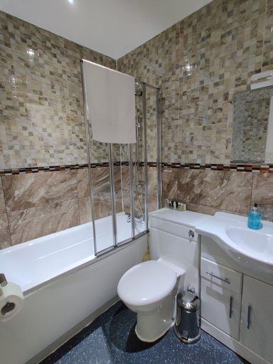 Bathroom 3, Rooms on The Prom, Gloucestershire