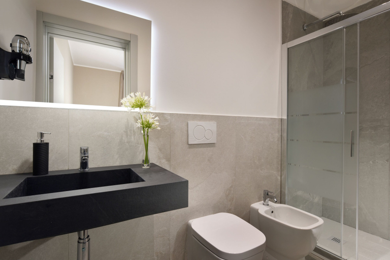 Bathroom 5, Essence Hotel, Florence