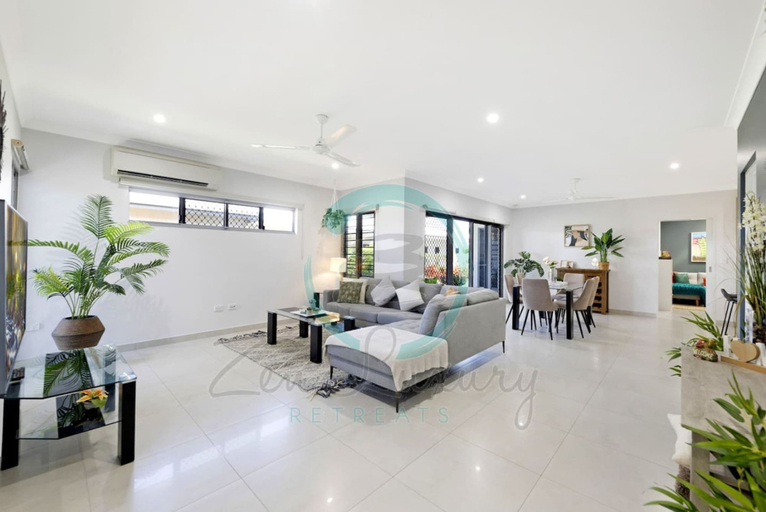 Room 5, Zenhouse Vista Elegant Coastal Haven, Lee Point-Leanyer Swamp