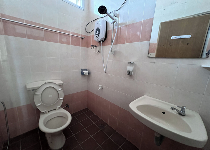 Bathroom 3
