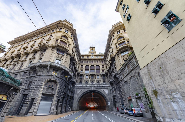 JOIVY Elegant 1Br Flat For 3, Near Spianata Castelletto, Genova
