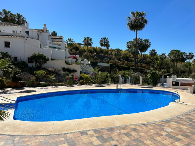 Sport & Beauty 2, Casa con terraza y hermoso jardin comunal, Málaga
