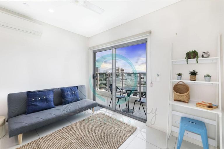 Room 5, Zen Seabreeze Workdesk Balcony Dining Seaview, Darwin
