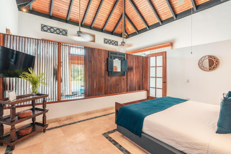 Room 3, Bungallow With Private Backyard and Pool, San Rafael del Yuma