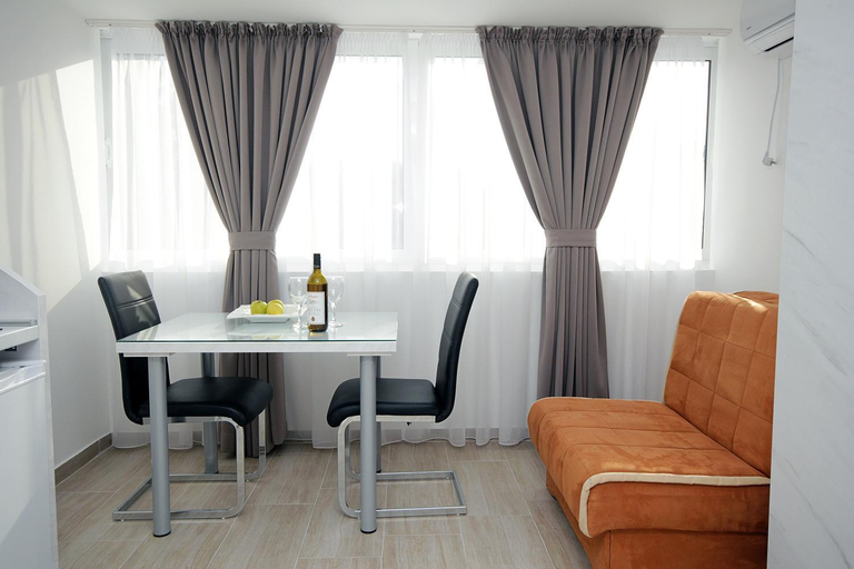 Others 4, Apartments Residence Dj
