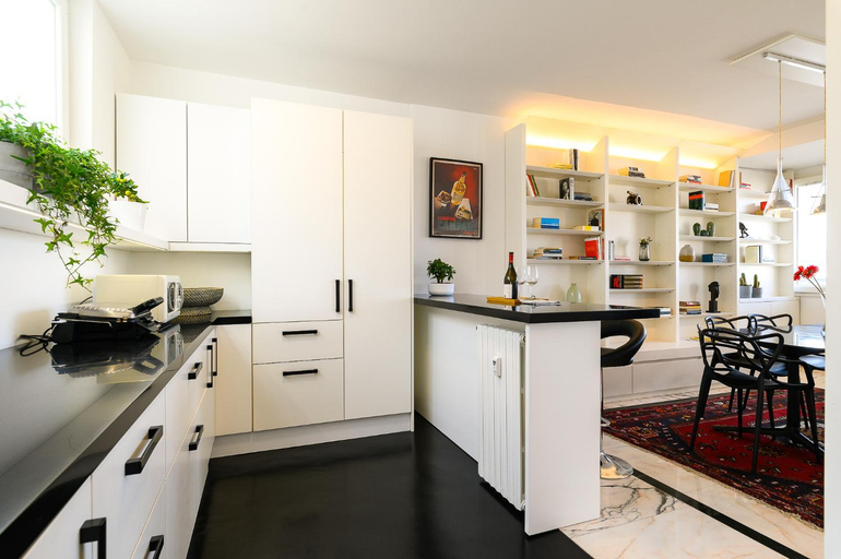 Others 5, Peaceful Penthouse with Garage, Rome