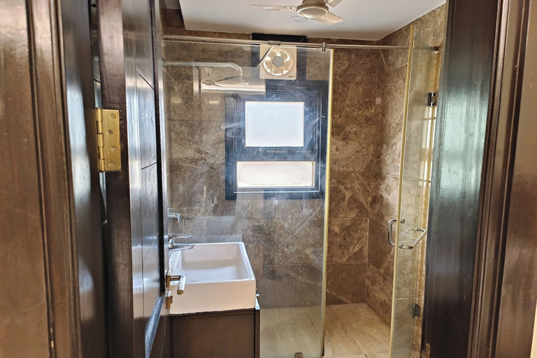 Bathroom 4, Hotel A10 International, Delhi