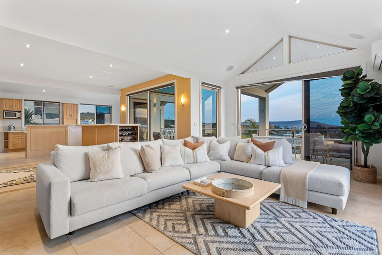 Others 5, Sunset View Luxury 4 Bedrooms With Sauna, Melbourne