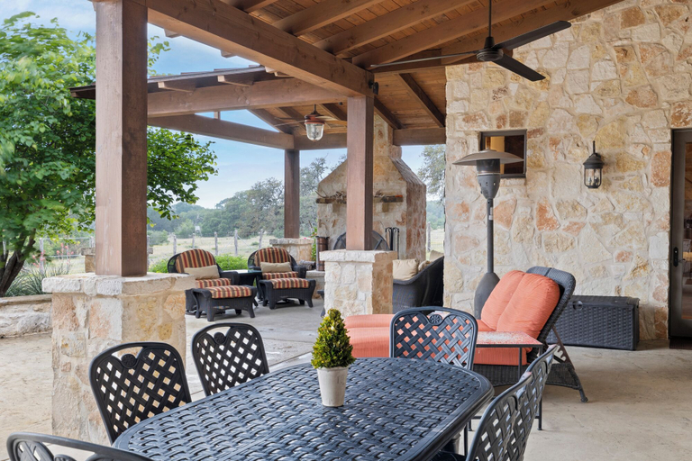 Food & Drinks, Private Ranch - Pool, Ping Pong, Yoga, Weddings, Games, Kendall