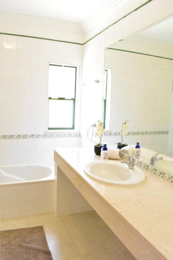 Bedroom 5, The Albufeira Concierge - Villa Santa Eulalia, Albufeira