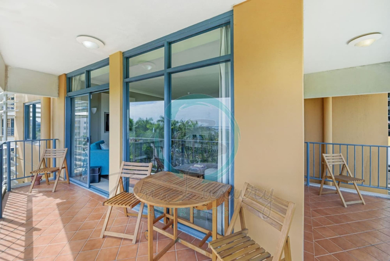 Room 4, Coastal Elegance Sunset Pool Balcony Dining, Darwin