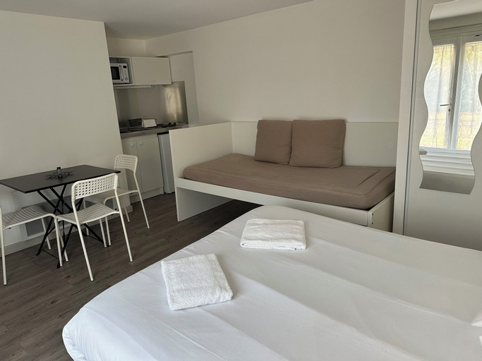 Bedroom 30