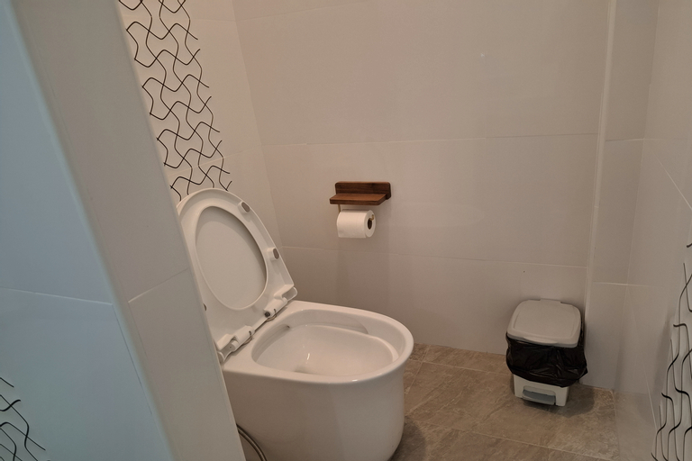 Bathroom 11