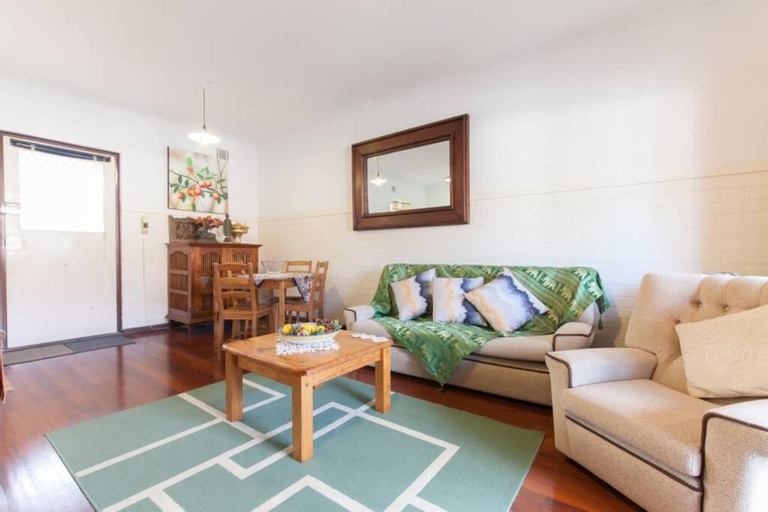 Others 5, B8 Crawley Apartment 1 BRM & Sleepout near UWA, Perth
