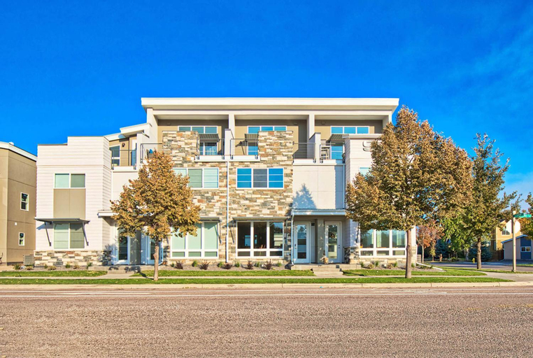 Beautiful 3 Bedroom Townhouse in Old Town North, Brewery District, Larimer