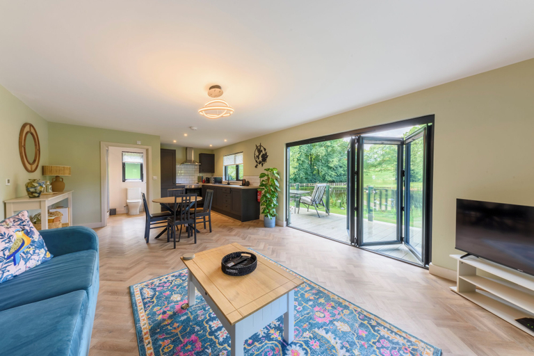 Others 5, Secret Waterside Lodges in Worcestershire, Worcestershire