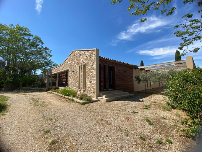 Others 2, Magnifique villa avec piscine au coeur des vignes, Var