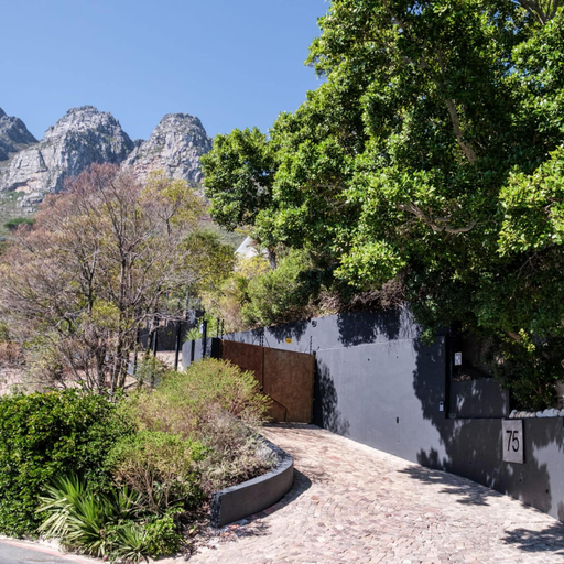 Room 5, Exceptionally Unique Magnum Villa w Sea Views, City of Cape Town