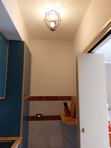 Bedroom 2, La casa di Max, La Spezia