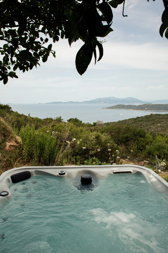 Spa, Villa BARQUIERO, Corse-du-Sud