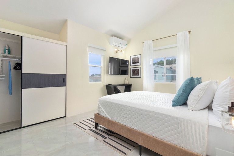Bedroom 3, Sunset at ArecaHomes~ Beach Access~ Pool & Water Park