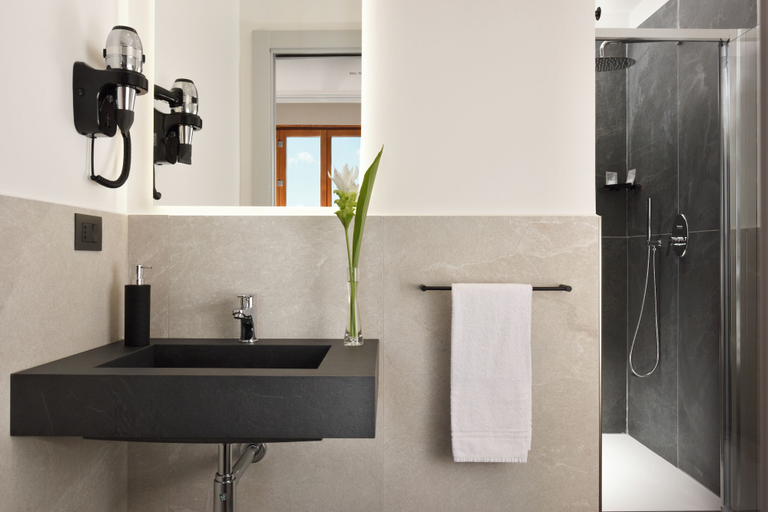 Bathroom 3, Essence Hotel, Florence