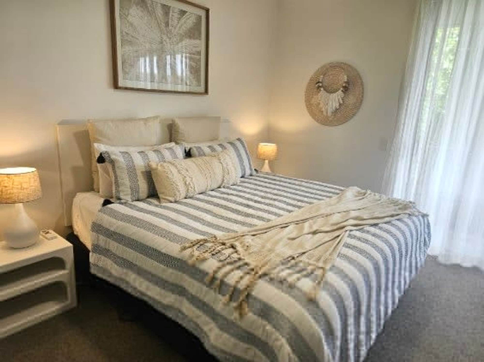 Bedroom 2, Coastal Harbour Lights -pool Gym Prime Location, Cairns