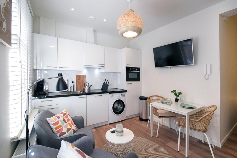 Kitchen 5, Charming beach getaway, The Hague