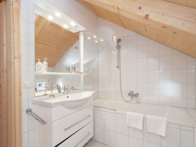 Bathroom 4, Luxurious Chalet With Valley Views, Murau